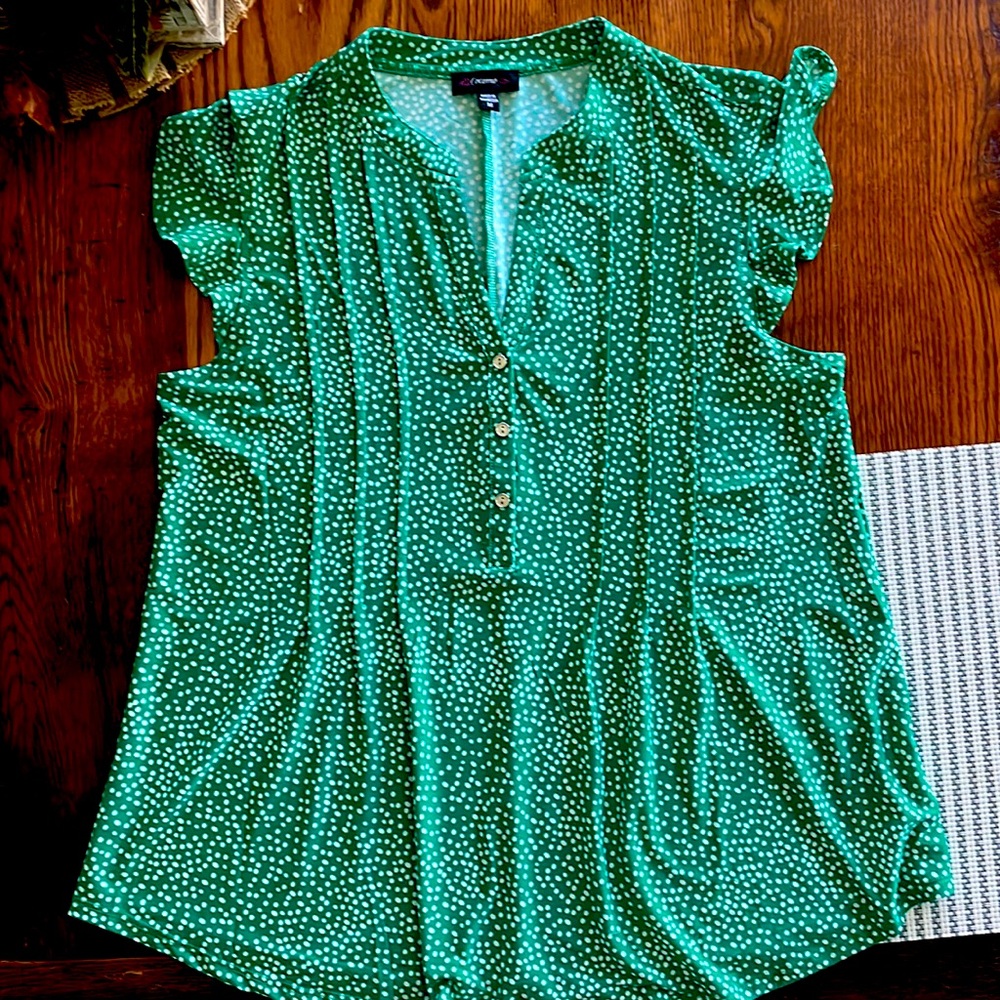 Women’s size medium green dots ruffled cap sleeved top